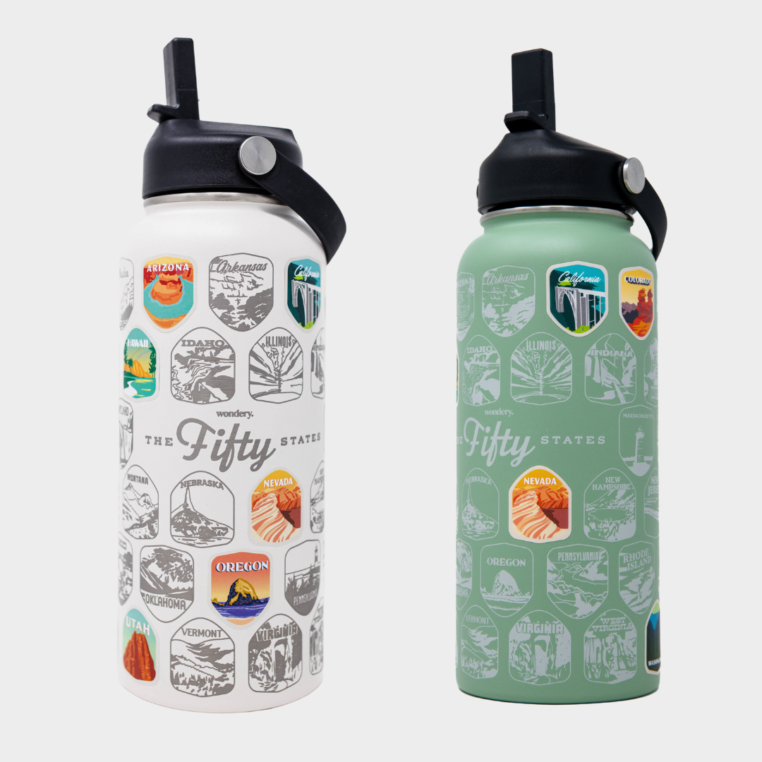 Outdoor travel bucket list water bottles for hiking in white and green